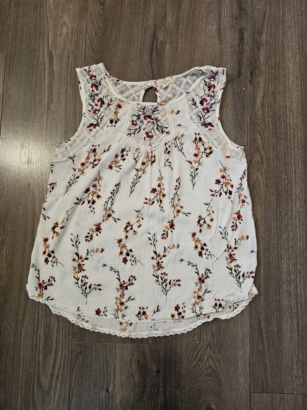 Sleeveless White Floral Lace Yoke Tank Top